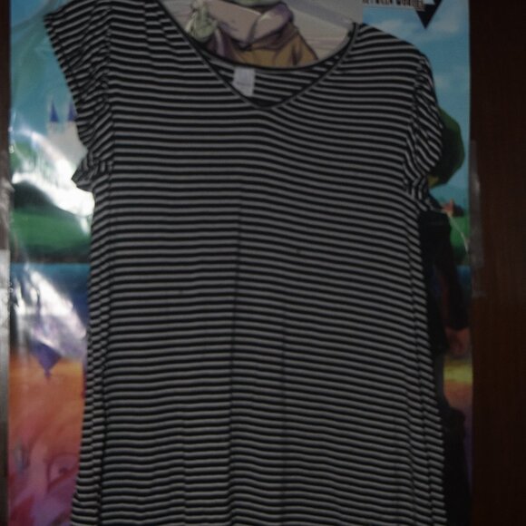 Time and Tru Tops - Stripped Maternity tshirt Large